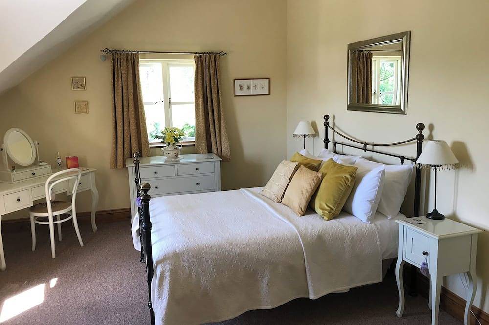 Entire apartment, Characterful Apartment With Stunning Countryside Views in Hay-on-Wye, Brecon Beacons
