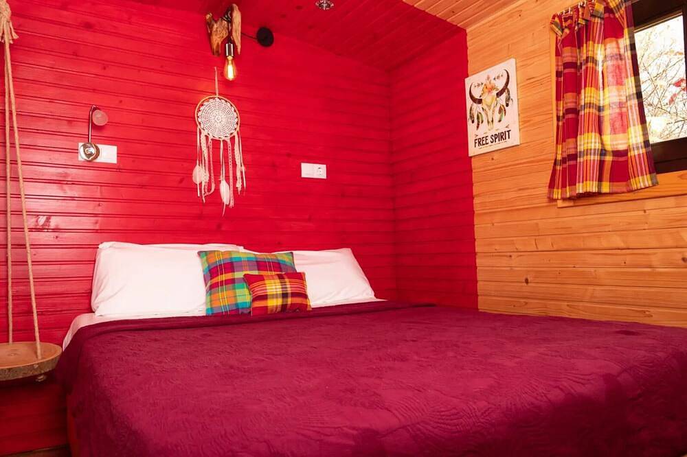 Caravana Única con Baño Nórdico Privado en La Flèche in La Flèche, Sarthe