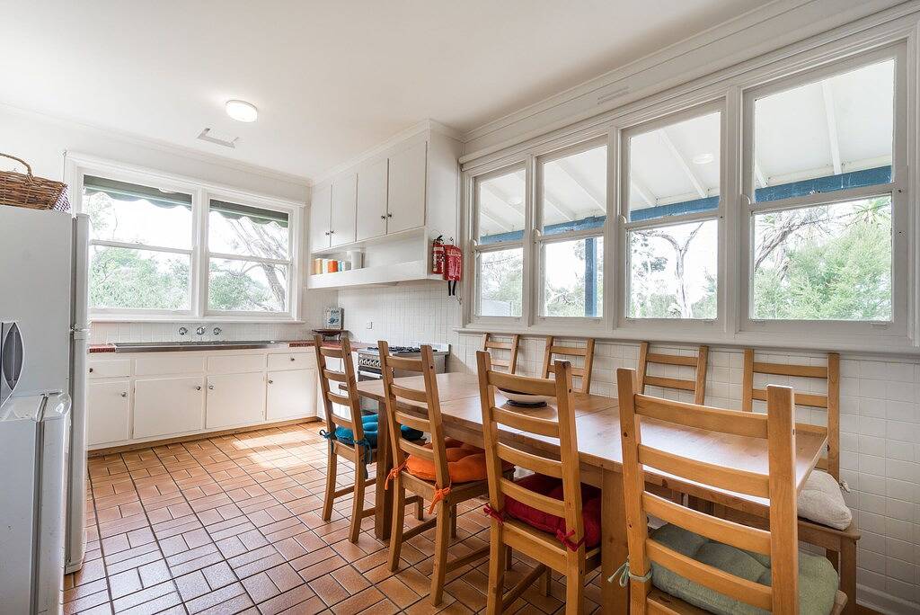 Waitemata Holiday House 150m to Tyrone Foreshore in Melbourne, Mornington Peninsula