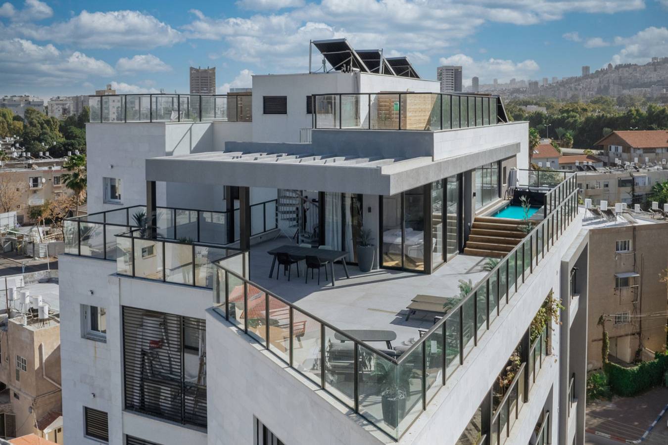 Entire apartment, Pool & Jacuzzi Seaview Penthouse in Haifa, Haifa District