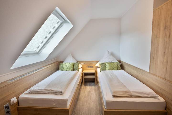 Hotel für 2 Personen, mit Terrasse und Garten sowie Ausblick und Seeblick in Wiehengebirge - 2