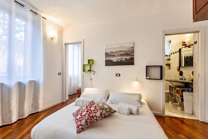 Casa Vacanze 'La Vigna Del Vescovo' con balcone, Wi-Fi e aria condizionata in Centro Storico di Verona, Verona