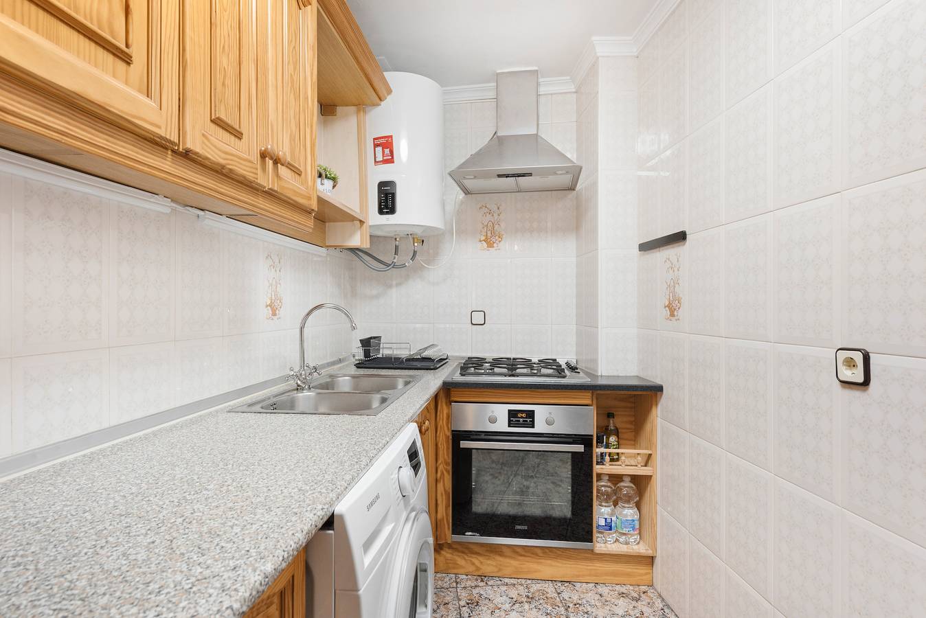 Ganze Wohnung, Apartment 'Casa Sol y Sierra' mit Bergblick, Wlan und Klimaanlage in Alcaucín, Málaga Provinz