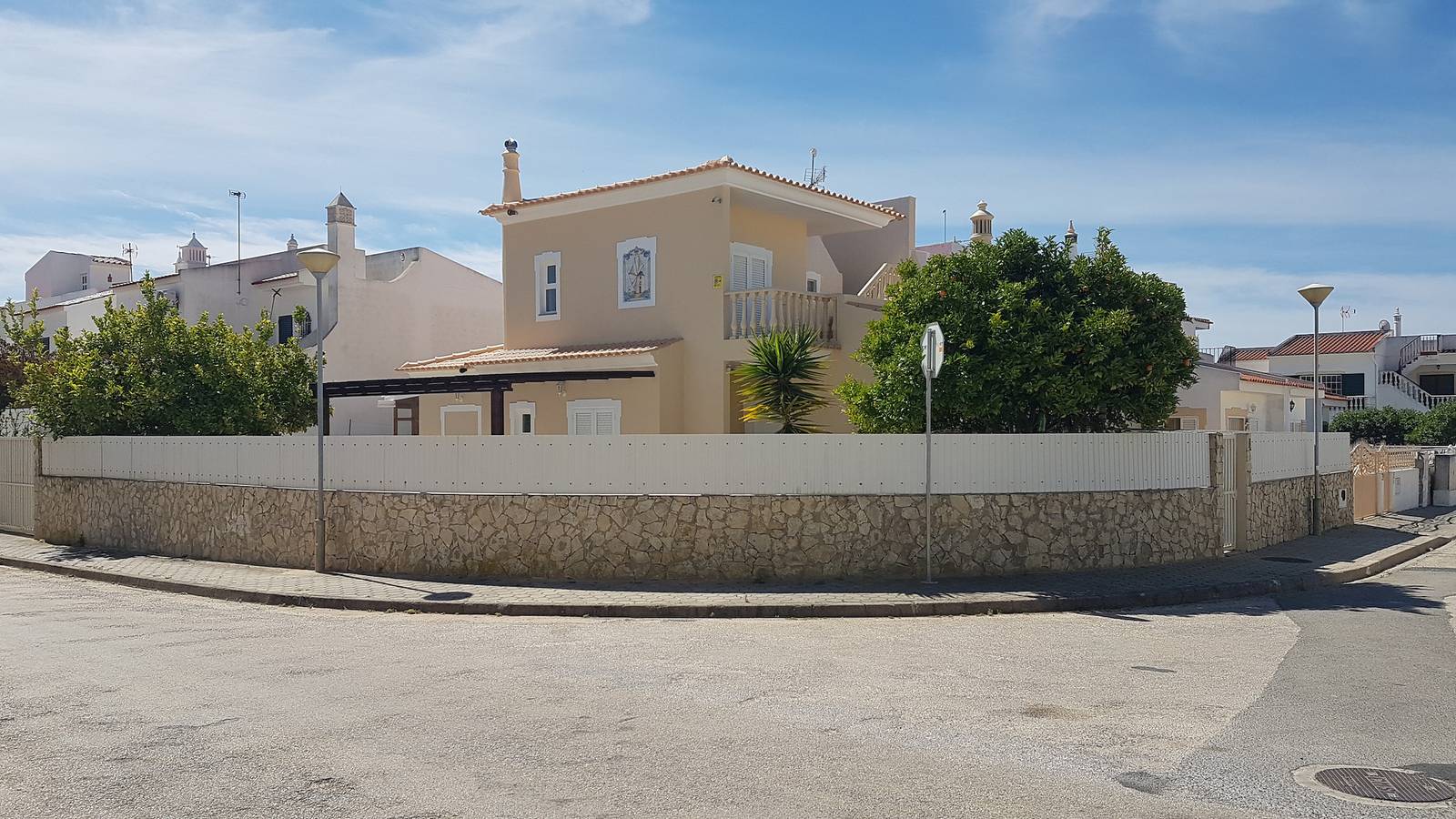 4 Bedrooms Armação de Pera Private Pool Villa in Armação de Pera, Faro District