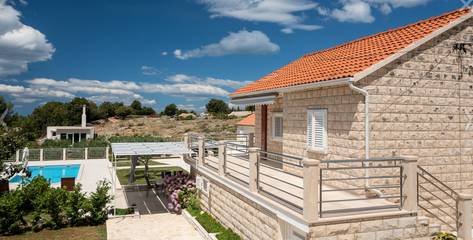 Finca für Gruppen für 6 Personen, mit Garten und Terrasse, mit Haustier in Kroatien