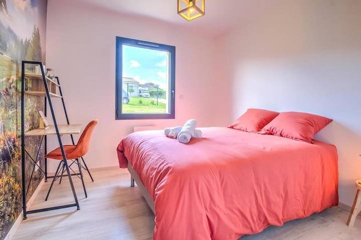 Gîte pour 8 personnes, avec Piscine dans Boulazac Isle Manoire - 4
