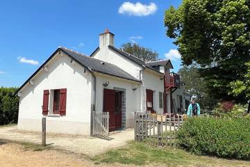 Gîte pour 9 personnes, avec jardin et terrasse, animaux acceptés à Nort-sur-Erdre