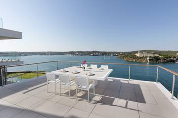 Villa in Es Castell, Menorcas Küste für 10 