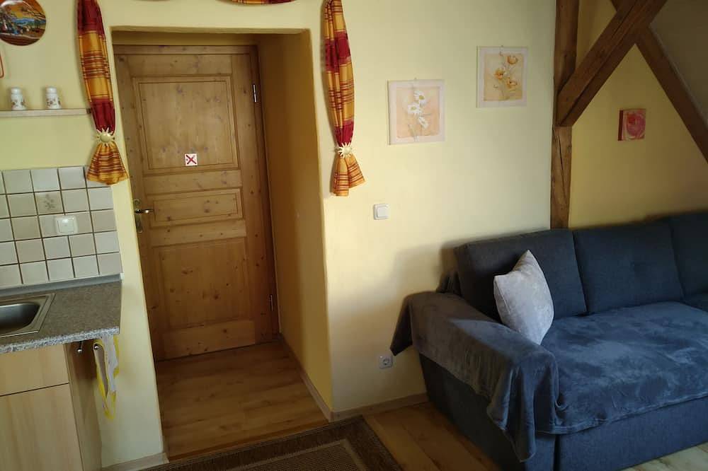 Ganze Wohnung, Gemütliche Ferienwohnung (48 qm) für bis zu 4 Personen mit voll ausgestatteter Küchenzeile in Treuchtlingen, Frankenalb