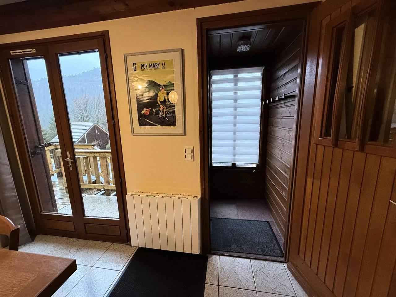 Cabina de las ovejas con pico de águila in Le Lioran, Laveissière