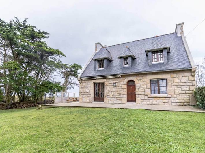 Gîte pour 4 personnes, avec jardin dans Plage de Tréompan