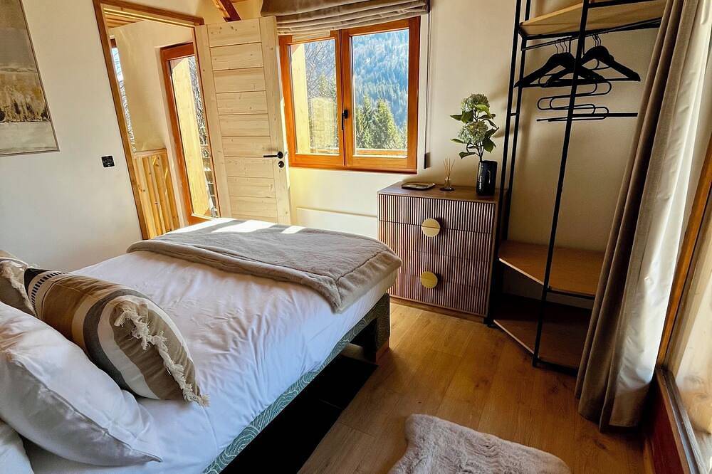 Chalet Penote, Les Gets - beautiful 6 bedroom chalet for Winter  & Summer in Les Gets, Les Portes du Soleil