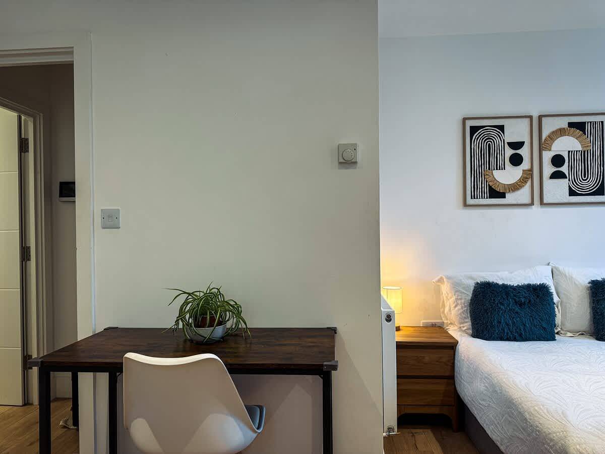 Entire apartment, Lovely 1-Bed Home | Near Maidstone High Street in Kent