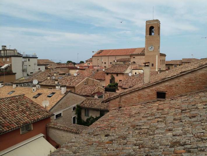 Location de vacances pour 7 personnes, avec Balcon ainsi que Terrasse et Vue à Fano
