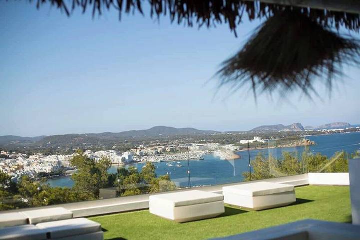 Villa für 8 Personen, mit Pool und Garten sowie Balkon - 1