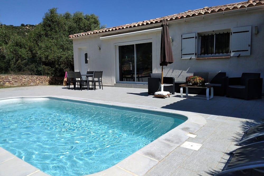 Beautiful villa near Calvi on private land with private pool in Moncale, Calvi region