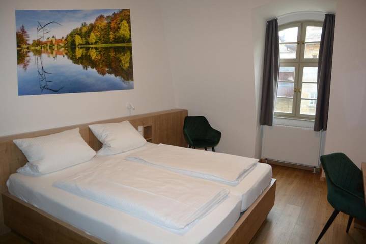Hotel, mit Terrasse und Ausblick in Thurnau - 3