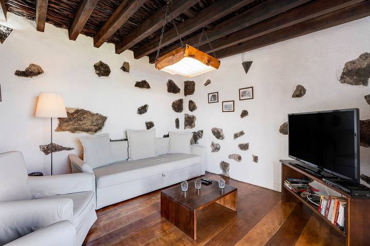 Ferienhaus 'El Lagar' mit Meerblick, Gemeinschaftsterrasse und Wlan in Las Toscas, Frontera