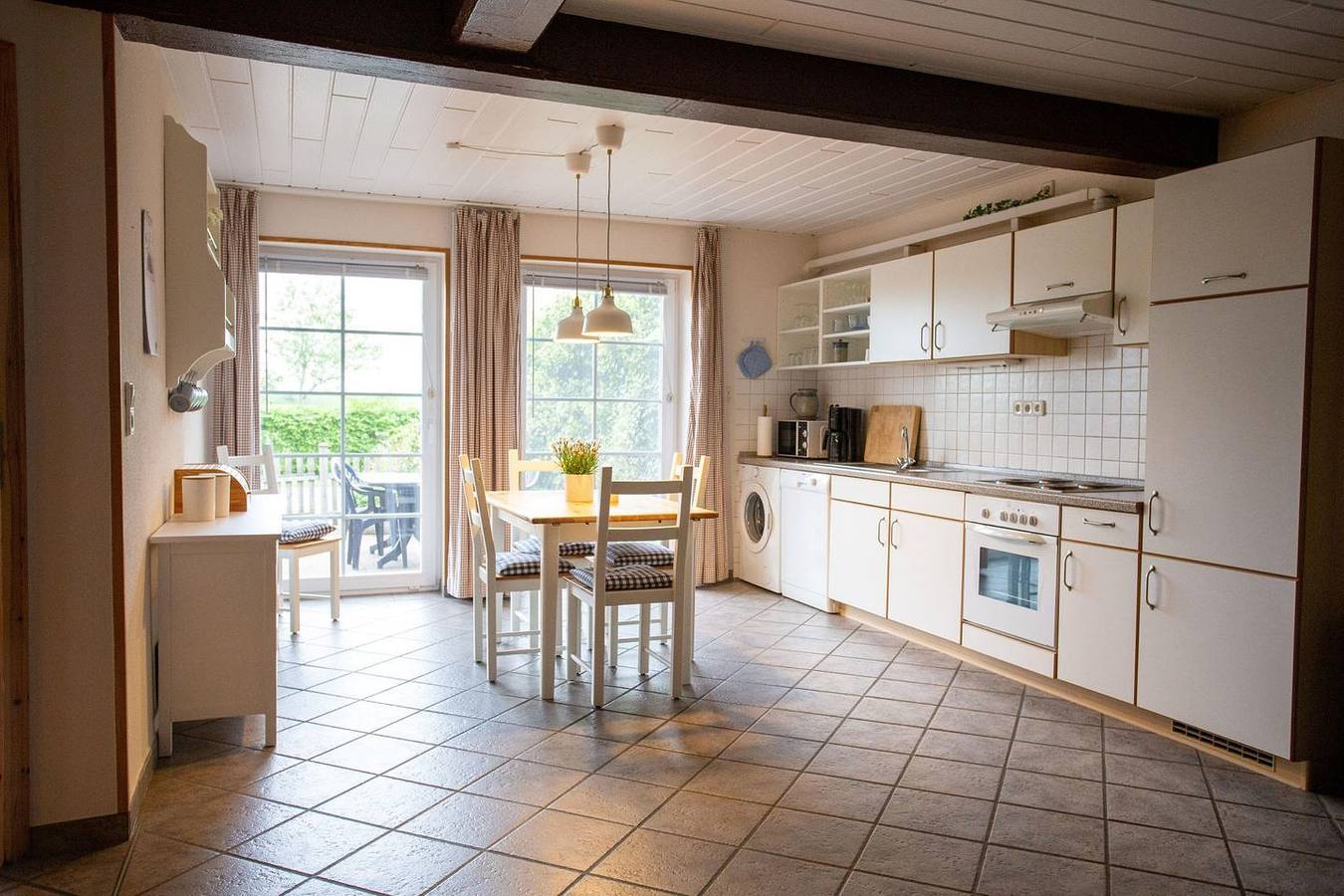 Ganze Wohnung, Ferienwohnung "Abendrot" für 5 Personen und zwei Hunde. in Dagebüll, Nordseeküste