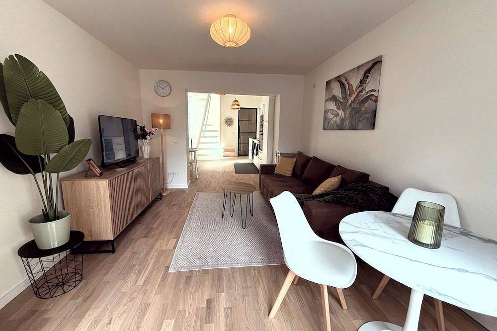 Ganze Wohnung, Cozy, modern apartment w/ garden - Urban Hideaway in Düren, Kreis Düren