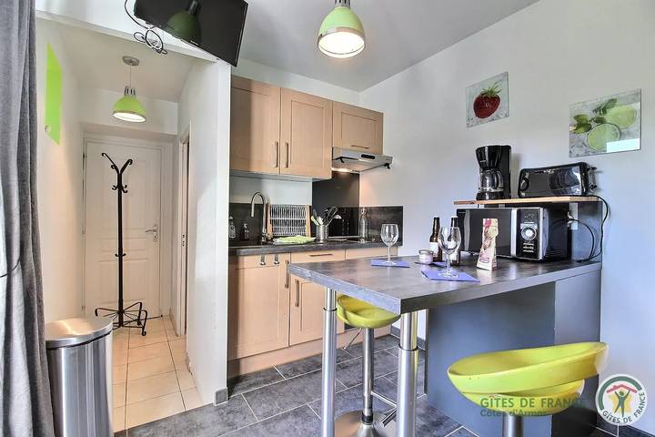 Gîte pour 2 personnes, avec jardin à Ploubalay - 2