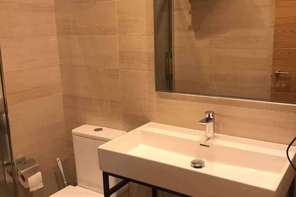 Ferienhaus-Hütte-Ensuite mit Dusche-Strassenblick in Cabárceno, Penagos
