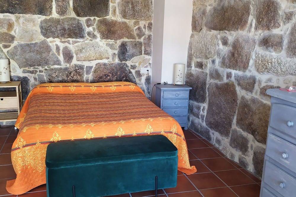 Rustic house with land 250 meters from the beach in Carnota, Rías Baixas