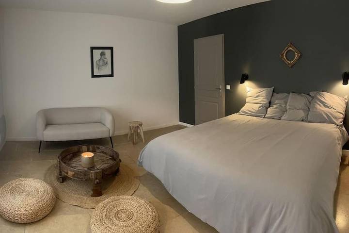 Location de vacances pour 12 personnes, avec terrasse et jardin ainsi que piscine et vue, animaux acceptés à La Roche-sur-le-Buis - 2