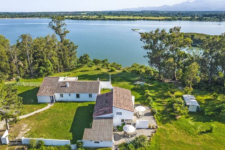 Location de vacances pour 3 personnes, avec jardin et terrasse à Aléria