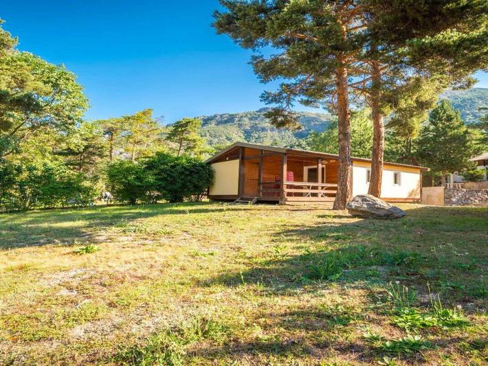 Gîte pour 2 personnes, avec piscine, animaux acceptés à Méolans-Revel