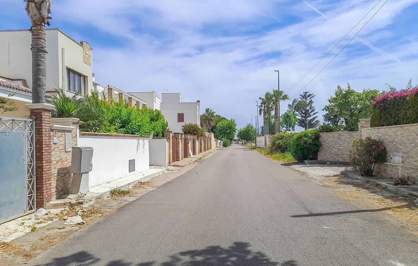 Accogliente appartamento sulla spiaggia con terrazza e WiFi in Torchiarolo, Salento