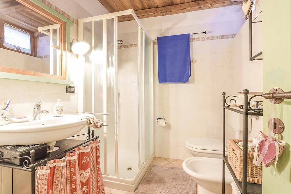 Nice home in Lamon(Bl) with Wifi in Lamon, Belluno Provinsen