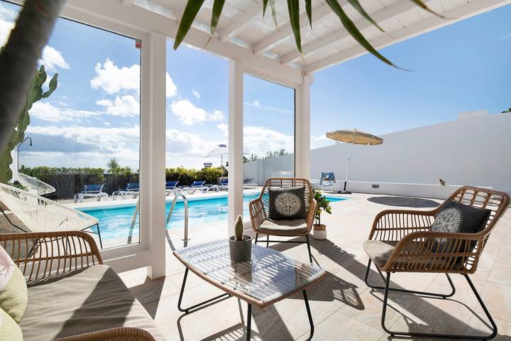 Villa « El Ancla » avec vue sur mer, piscine privée et Wi-Fi in Playa Blanca, Yaiza