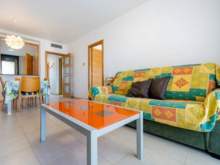 Entire holiday apartment, Spacious family apartment on Costa Daurada shore in Vandellòs i l'Hospitalet de l'Infant, Costa Dorada