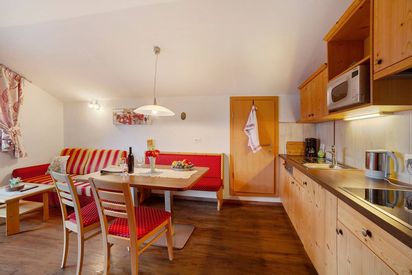 Appartamento intero, Appartamento 'Oberötzbauer Edelweiss' con vista sulle montagne, giardino in comune e Wi-Fi in Comune di Tirolo, Gruppo Tessa