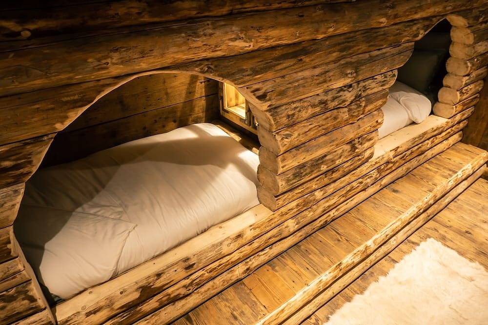 Magnificent chalet on a green island. 2 ponds, private sauna and jacuzzi in Saint-Nabord, Épinal en omgeving