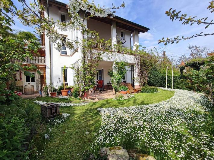 Ferienwohnung für 3 Personen, mit Balkon und Terrasse sowie Garten und Sauna in Leinsweiler