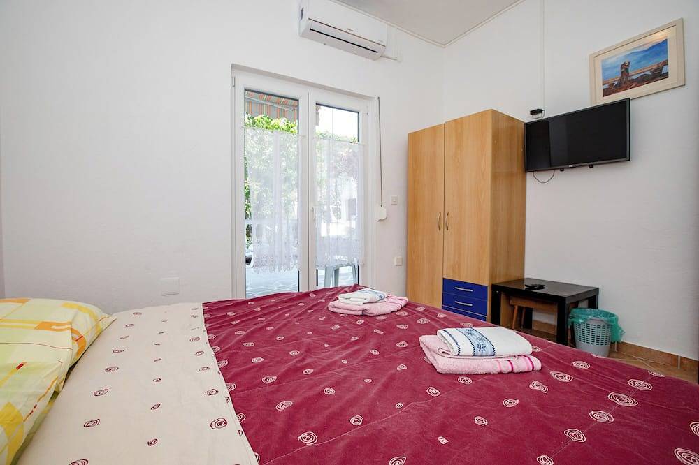 Entire apartment, Air-conditioned cozy, quiet, beautiful and loving apartment on the island of Rab in Palit, Rab