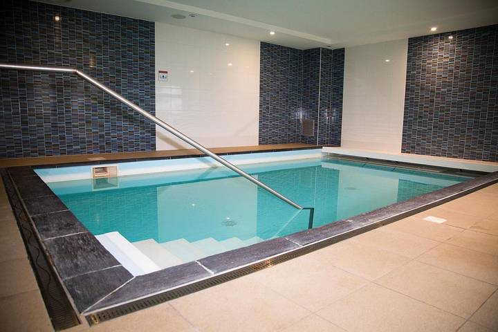 Appart’hôtel pour 2 personnes, avec Balcon et Terrasse ainsi que Jardin et Piscine