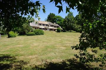 Cottage pour 6 personnes, avec vue ainsi que piscine et jardin à Manerbe