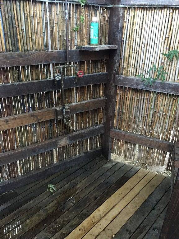 Airstream Hinterhof private Glamping Mar Vista Oase Gated Hof Außendusche in Los Angeles, Los Angeles County