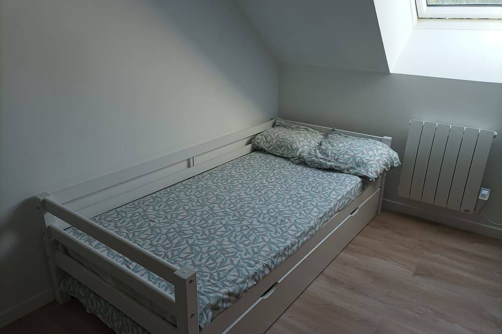 Quiet house, 500m from the Vilaine and 1 km from La Roche Bernard in Marzan, Côte des Mégalithes