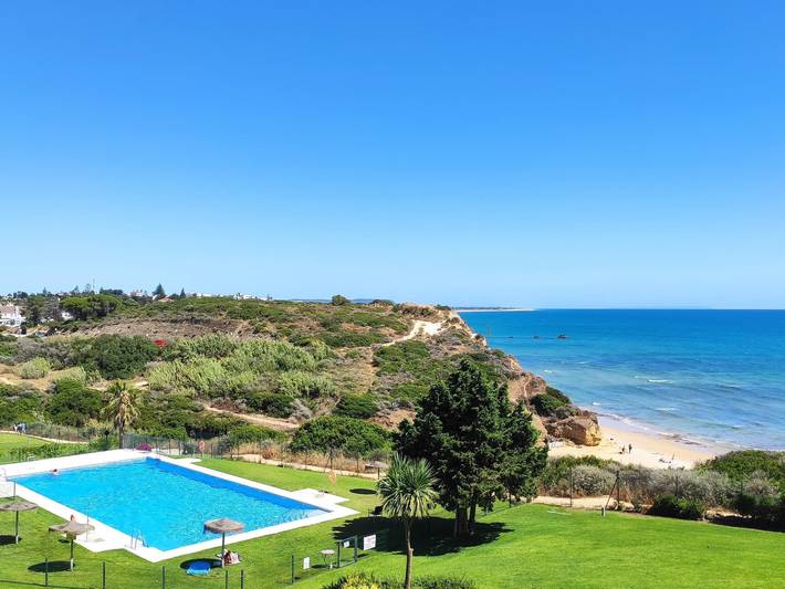 Ferienhaus für 6 Personen, mit Meerblick und Balkon/Terrasse sowie Garten und Pool in Andalusien