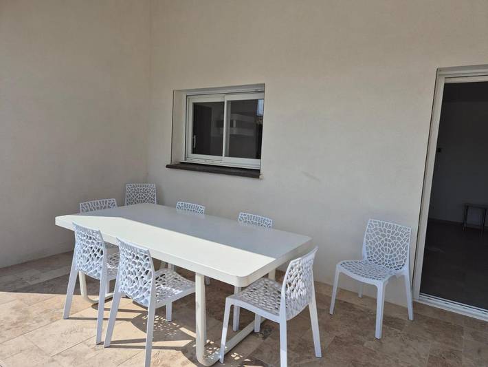 Location de vacances pour 8 personnes, avec piscine et terrasse à Saint-Geniès-de-Malgoirès - 2