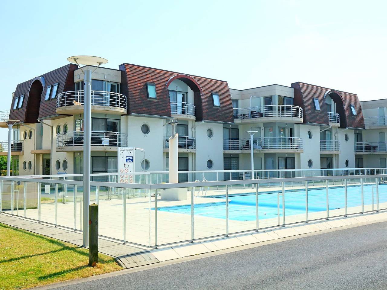 Entire apartment, Bredene 300 - Deauville Ii 010 with Parking 300.33 in Bredene, Belgian Coast