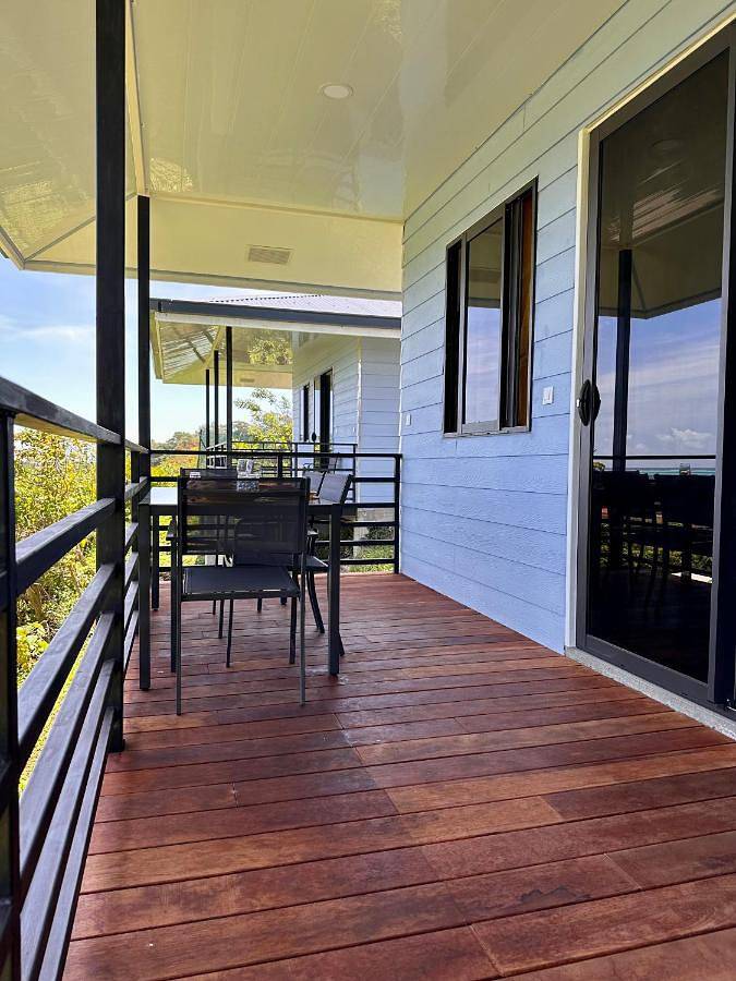 Gîte pour 4 personnes, avec terrasse ainsi que vue et jardin dans Uturoa - 3