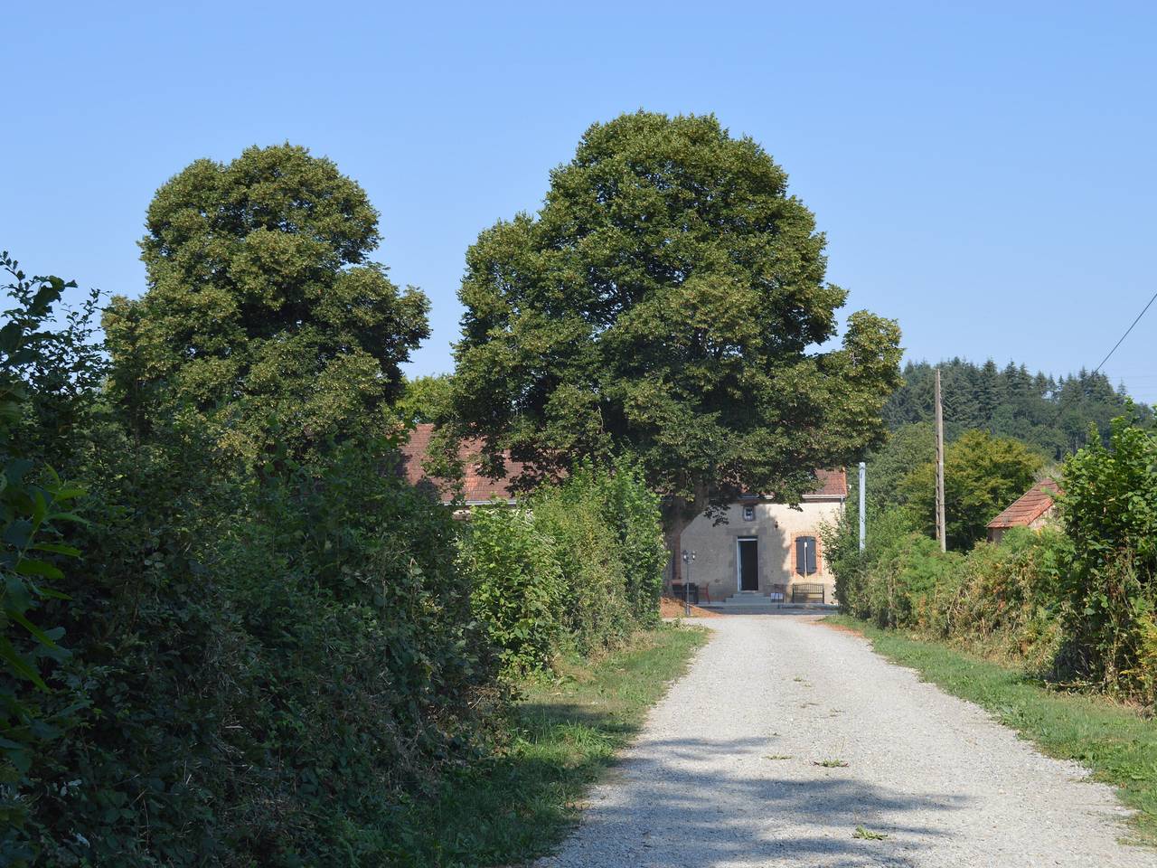 Ravissante ferme rénovée, idéale pour randonnées, repos, activités nautiques et golf, grand jardin privé in Pouligny-Notre-Dame, La Châtre und Umgebung