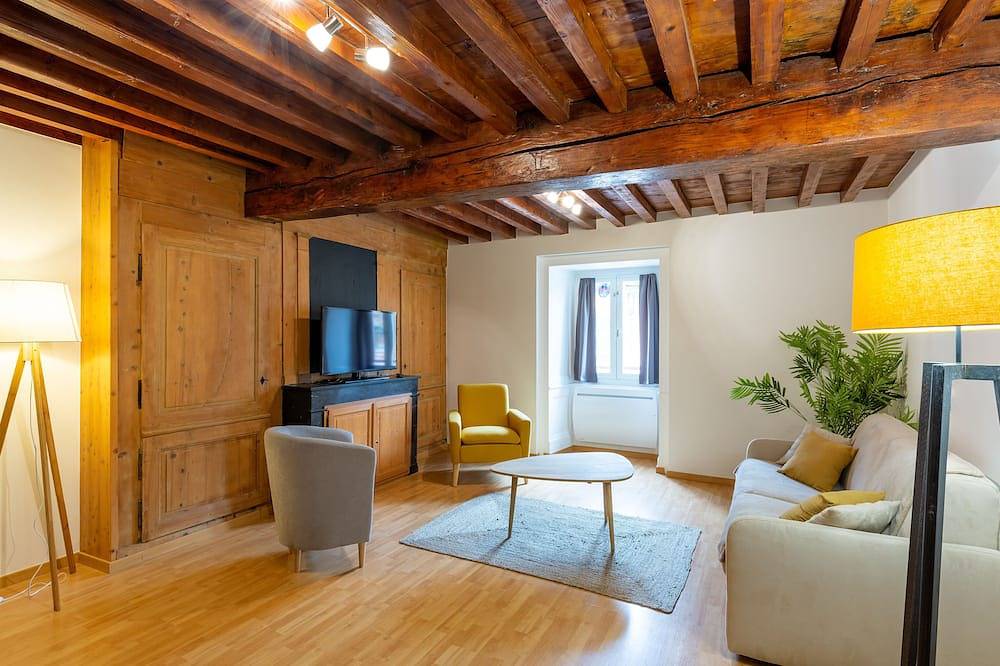 Entire apartment, Appartement Le Saint Jean in Crémieu, La Tour-du-Pin region