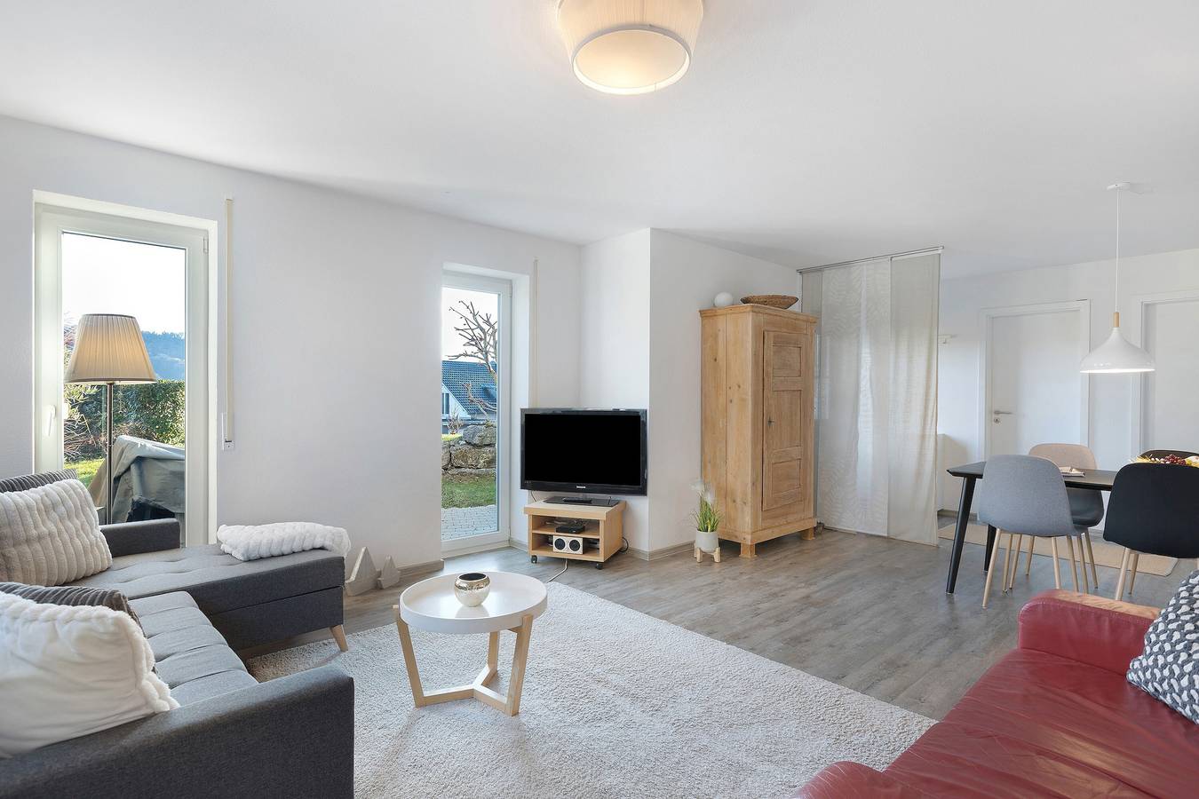 Ganze Wohnung, Apartment 'Im Laubgarten' mit Seeblick, privater Terrasse und Wlan in Öhningen, Untersee