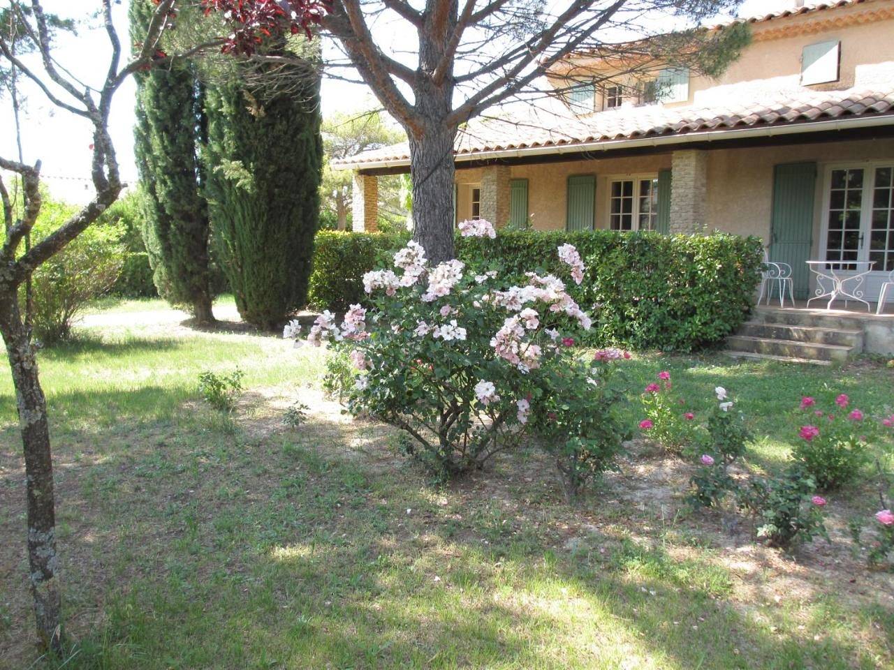 Three-Bedroom Suite in Saint-Didier, Parc naturel régional du Mont-Ventoux